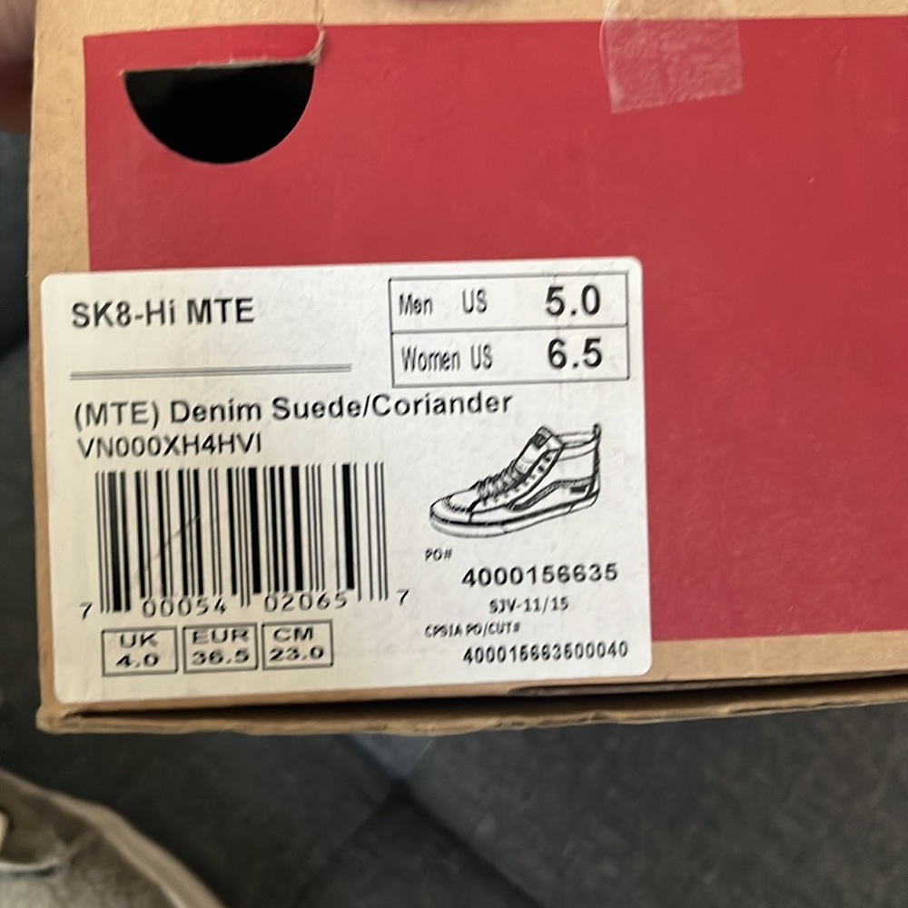 Vans - Picture 3 of 3